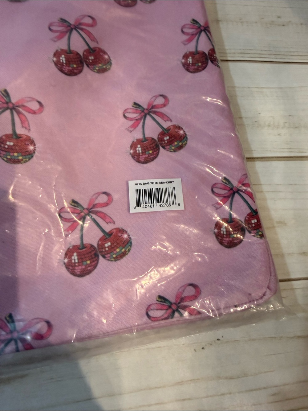 Simply Southern Seaside Tote with Cherry print new in bag ๐๐๐ - Picture 4 of 6